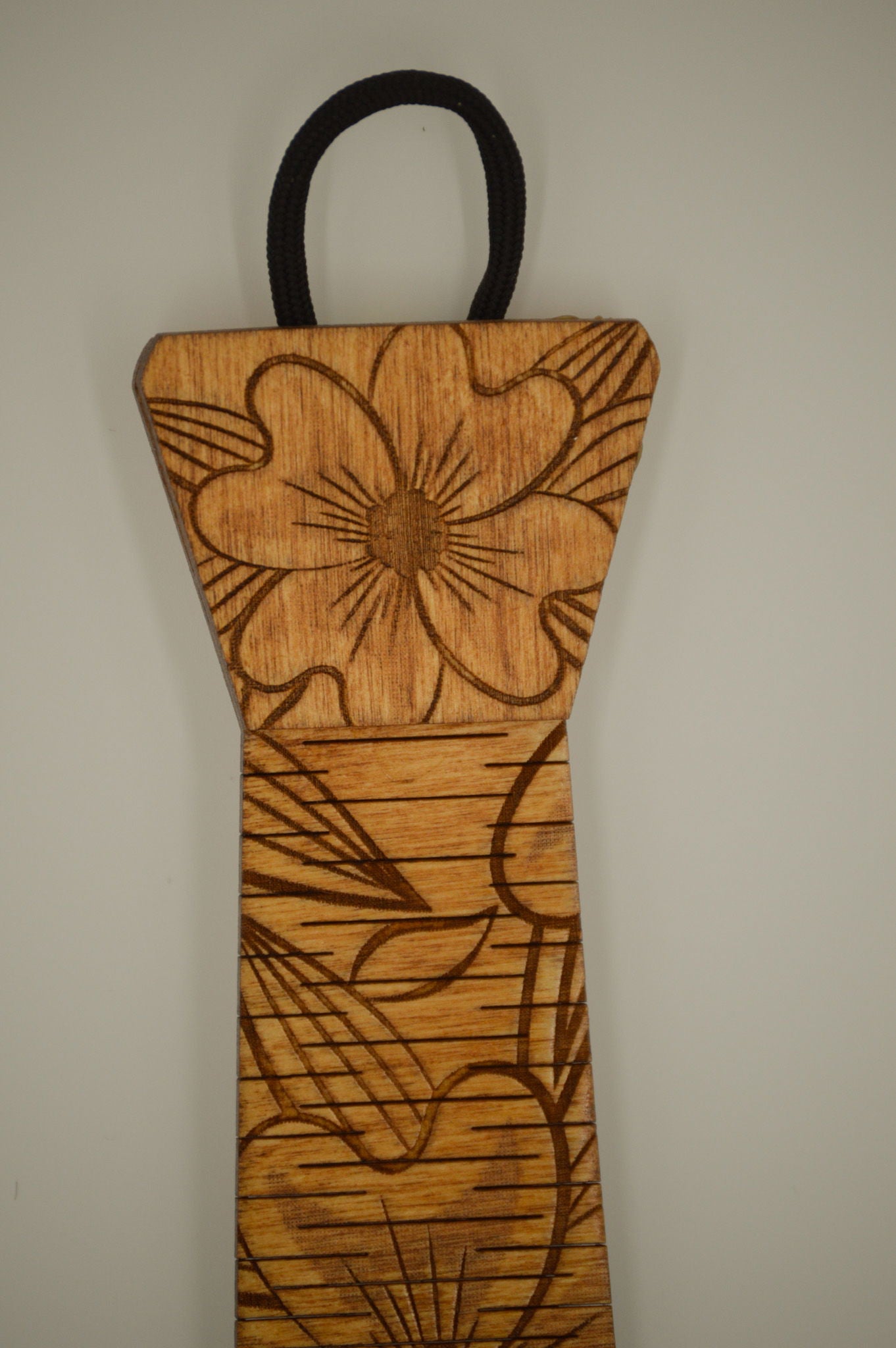 Hibiscus wood tie