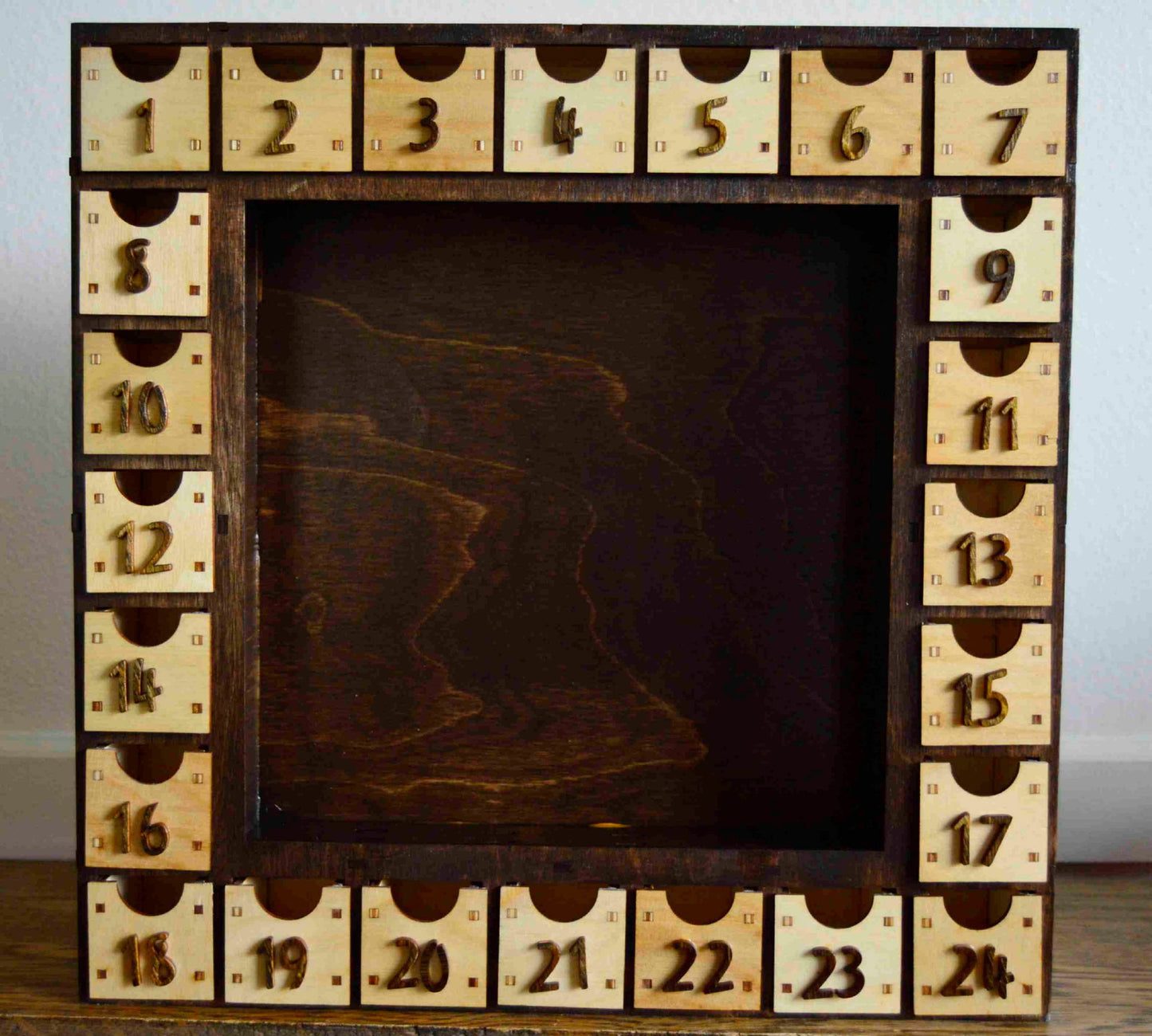 1420 Silent Night Manger 1 square