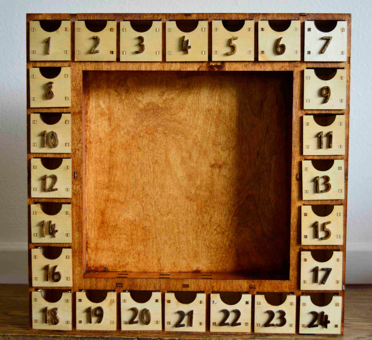 1420 Silent Night Manger 1 square
